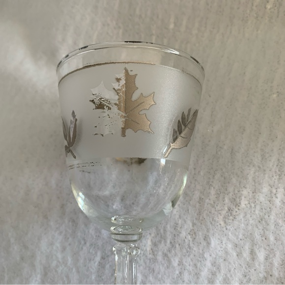 Libby Frosted Silver Leaf Foliage Wine Glass Set of 7 4 oz. VTG Fair Condition - Picture 9 of 15